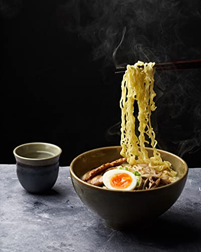 Nongshim Tonkotsu Kuromayu Ramen with Kuromayu Black Garlic Oil, 6 Paper Bowls, Rich Pork Broth, Premium Ramen Noodles Soup Mix